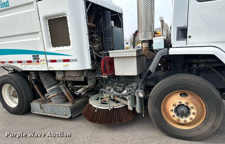 image for item LO9344 Sterling  SC8000 sweeper