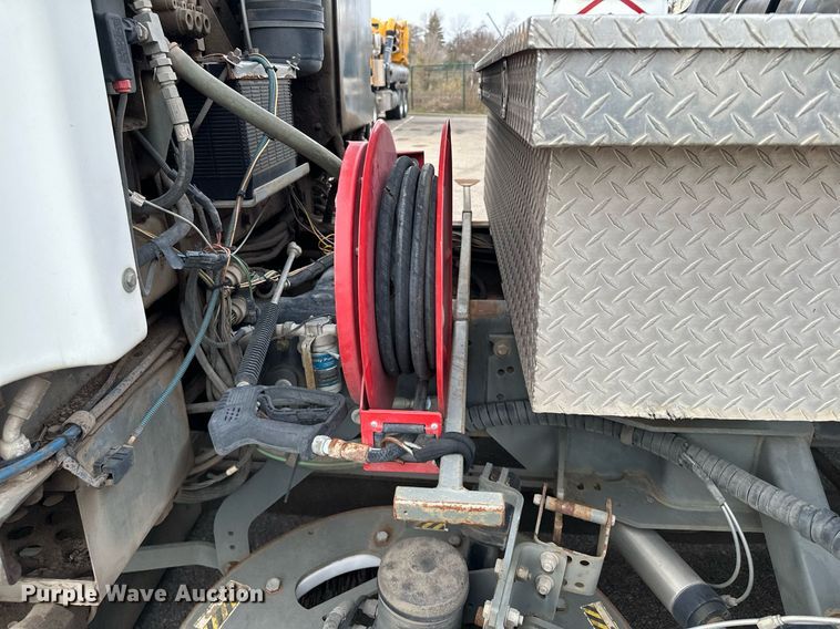 image for item LO9344 Sterling  SC8000 sweeper