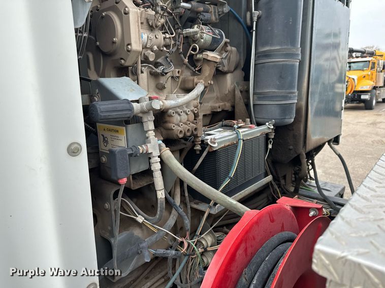 image for item LO9344 Sterling  SC8000 sweeper