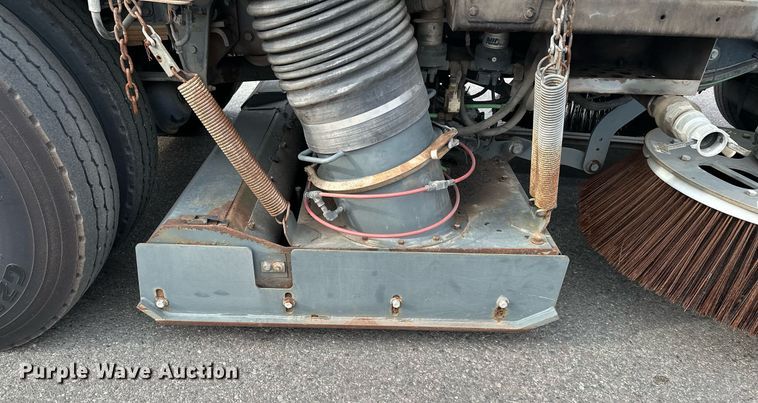 image for item LO9344 Sterling  SC8000 sweeper