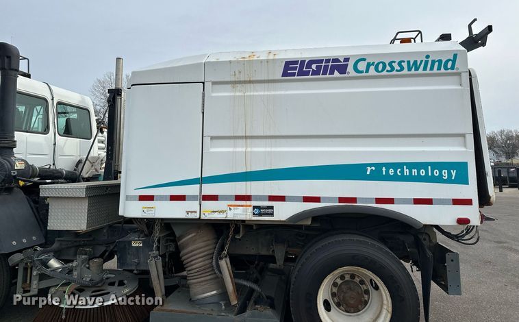 image for item LO9344 Sterling  SC8000 sweeper