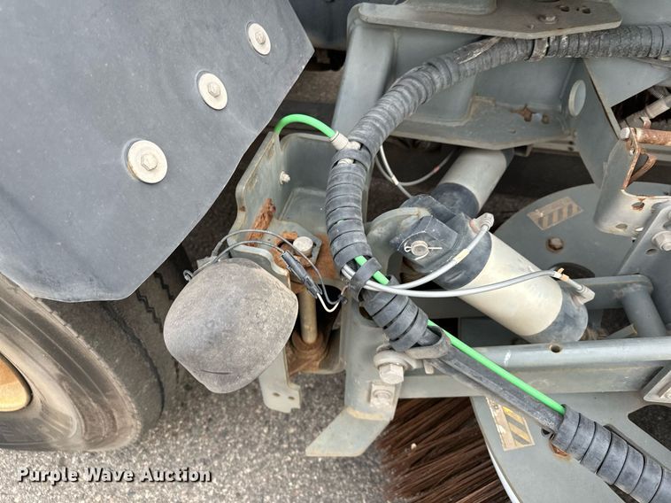 image for item LO9344 Sterling  SC8000 sweeper