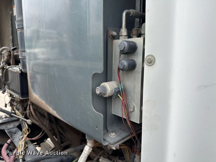 image for item LO9344 Sterling  SC8000 sweeper