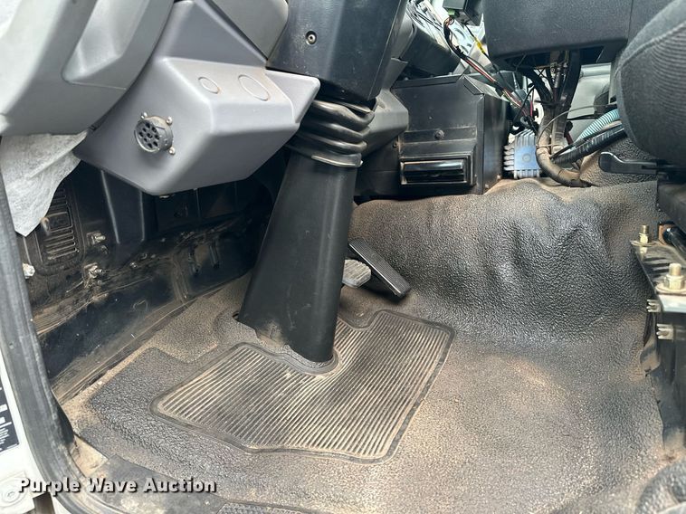 image for item LO9344 Sterling  SC8000 sweeper