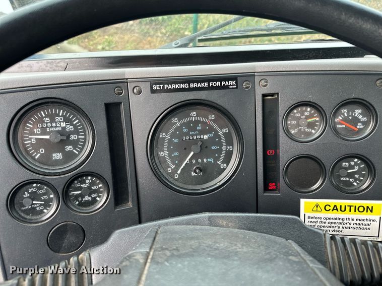 image for item LO9344 Sterling  SC8000 sweeper