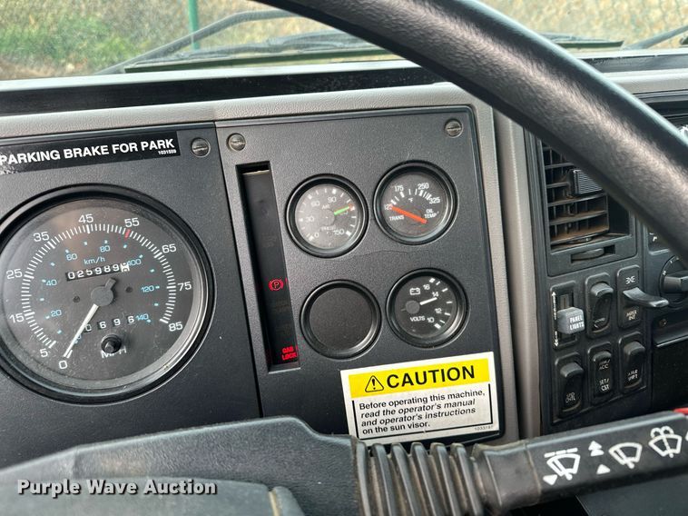 image for item LO9344 Sterling  SC8000 sweeper