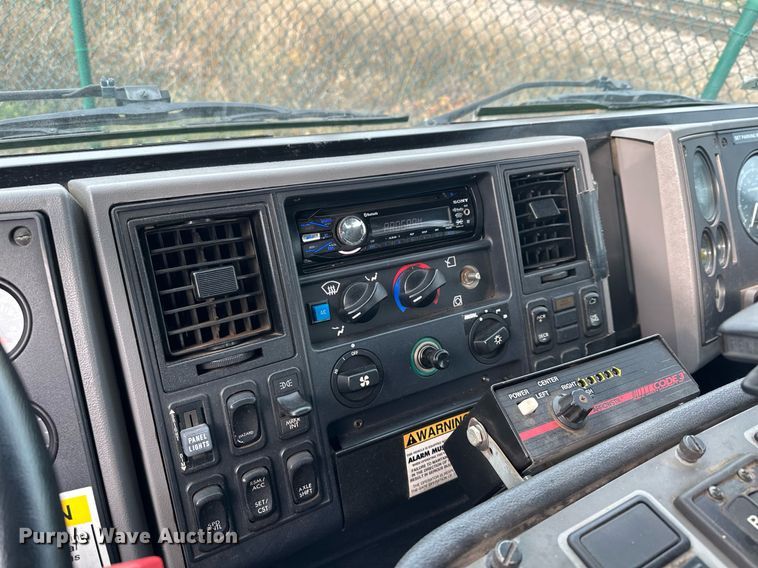 image for item LO9344 Sterling  SC8000 sweeper