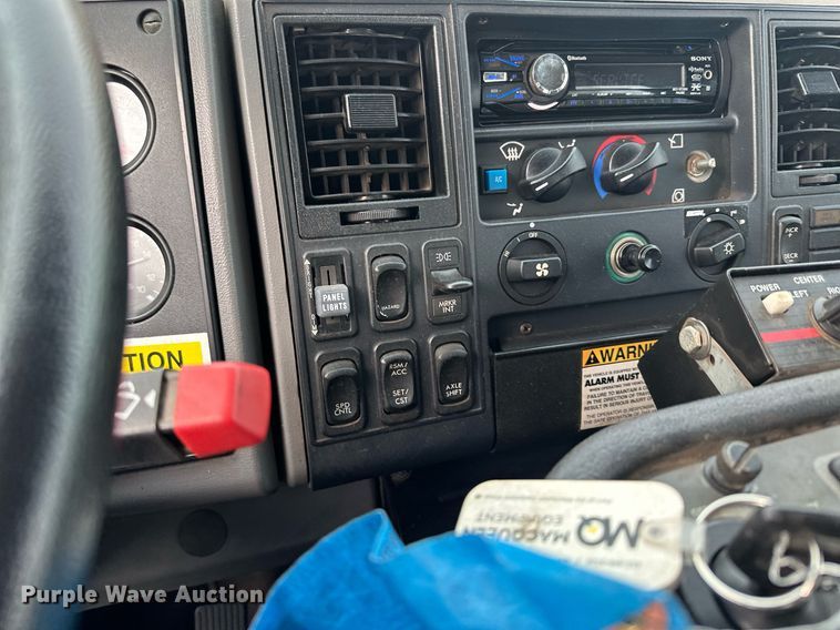 image for item LO9344 Sterling  SC8000 sweeper