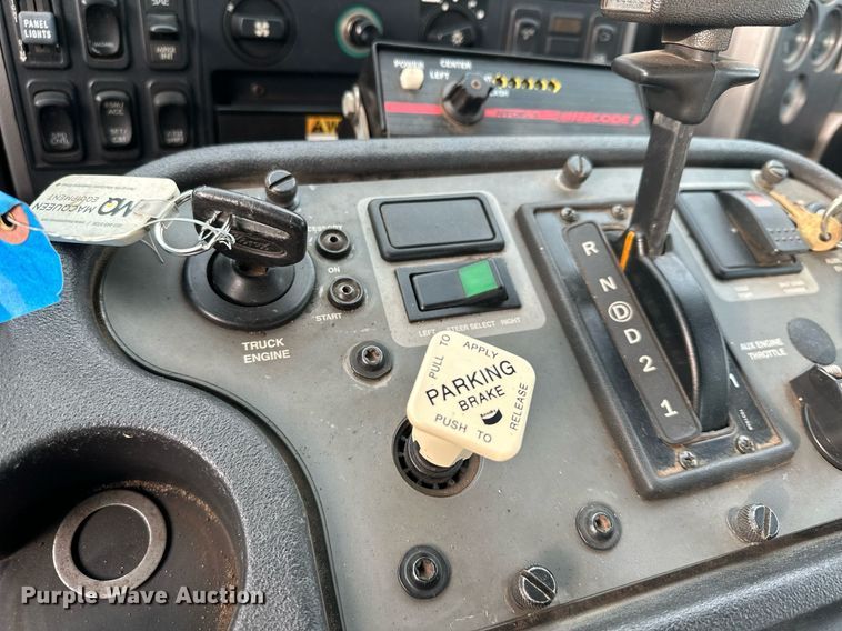 image for item LO9344 Sterling  SC8000 sweeper