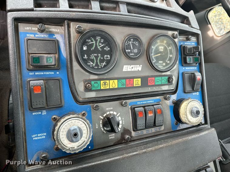 image for item LO9344 Sterling  SC8000 sweeper