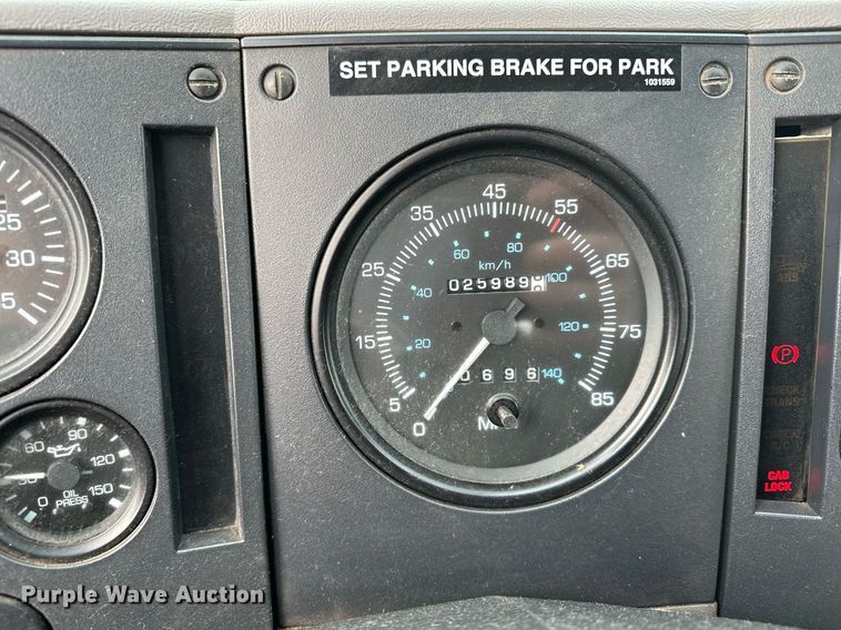 image for item LO9344 Sterling  SC8000 sweeper