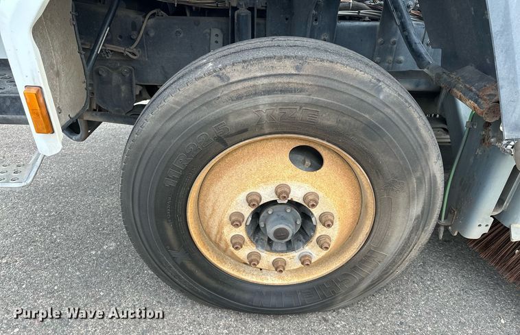 image for item LO9344 Sterling  SC8000 sweeper