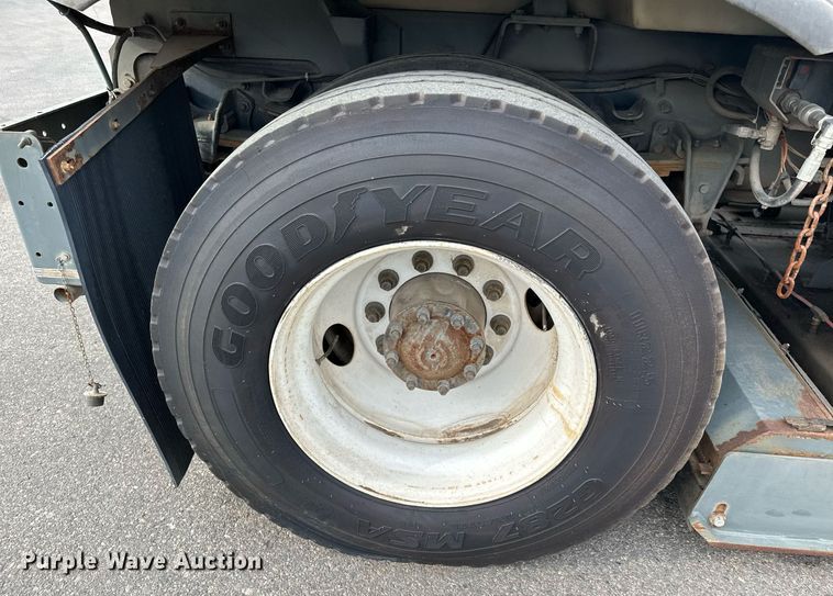 image for item LO9344 Sterling  SC8000 sweeper