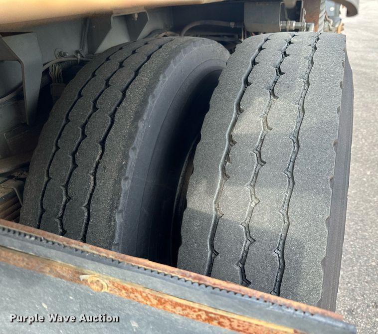 image for item LO9344 Sterling  SC8000 sweeper