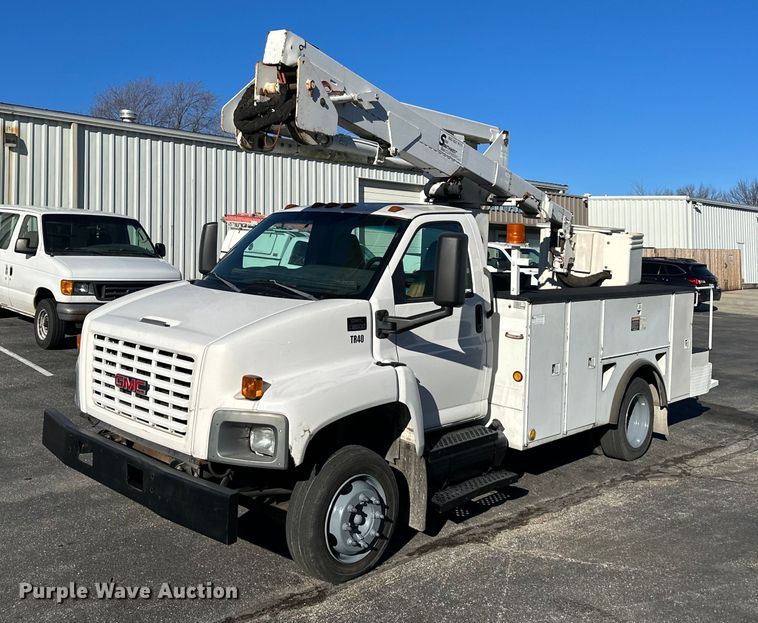 image for item NL9314 2004 GMC C6500  bucket truck