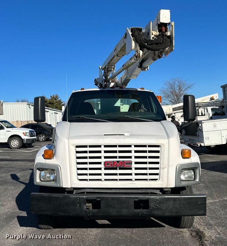 image for item NL9314 2004 GMC C6500  bucket truck