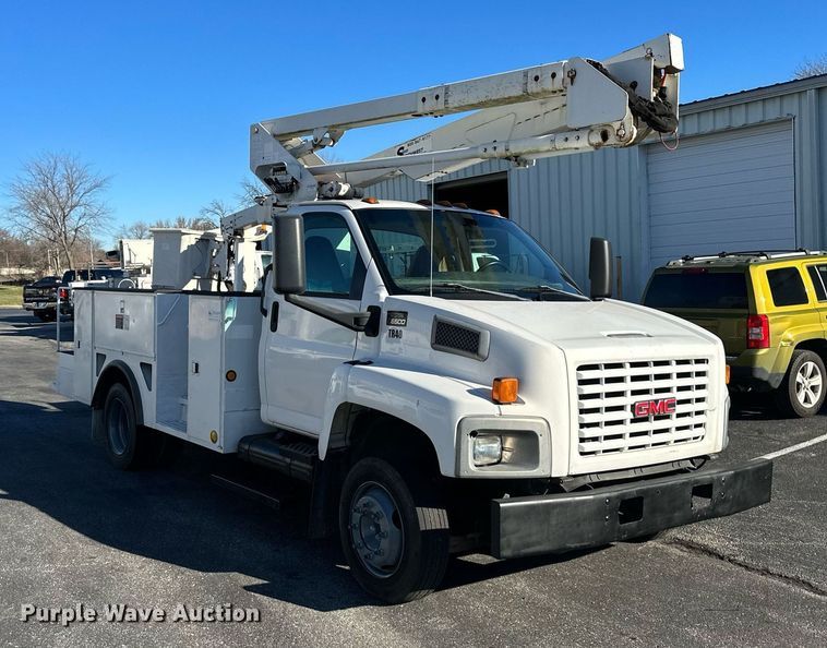 image for item NL9314 2004 GMC C6500  bucket truck