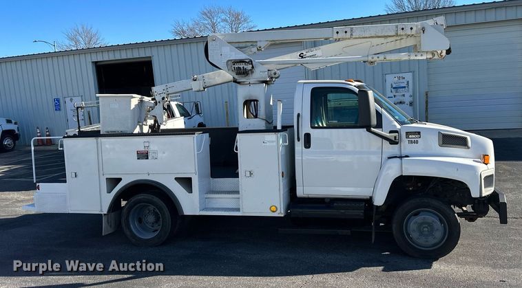 image for item NL9314 2004 GMC C6500  bucket truck