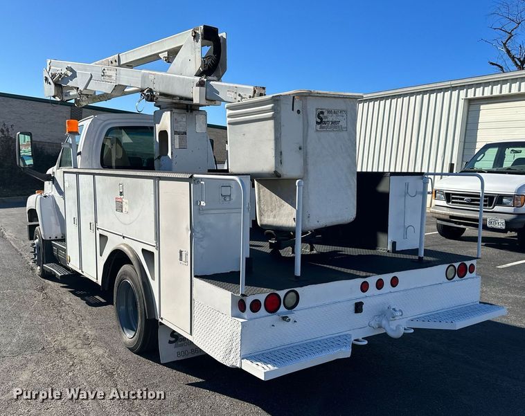 image for item NL9314 2004 GMC C6500  bucket truck