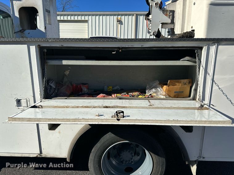 image for item NL9314 2004 GMC C6500  bucket truck