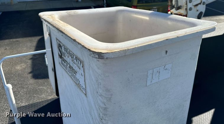 image for item NL9314 2004 GMC C6500  bucket truck