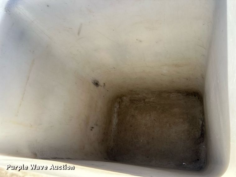 image for item NL9314 2004 GMC C6500  bucket truck