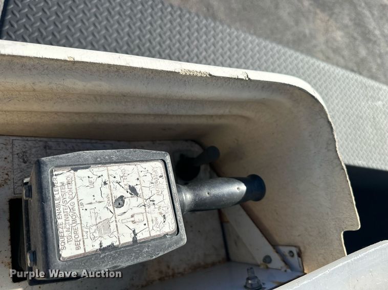 image for item NL9314 2004 GMC C6500  bucket truck