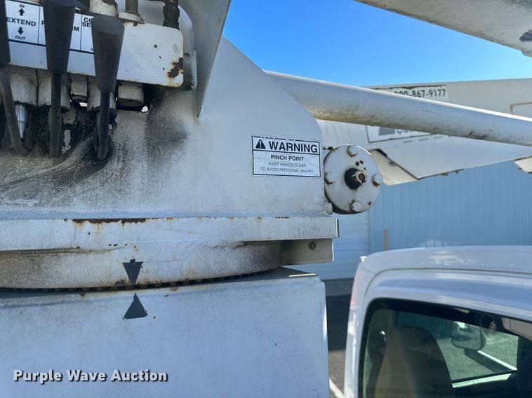 image for item NL9314 2004 GMC C6500  bucket truck