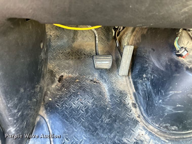 image for item NL9314 2004 GMC C6500  bucket truck