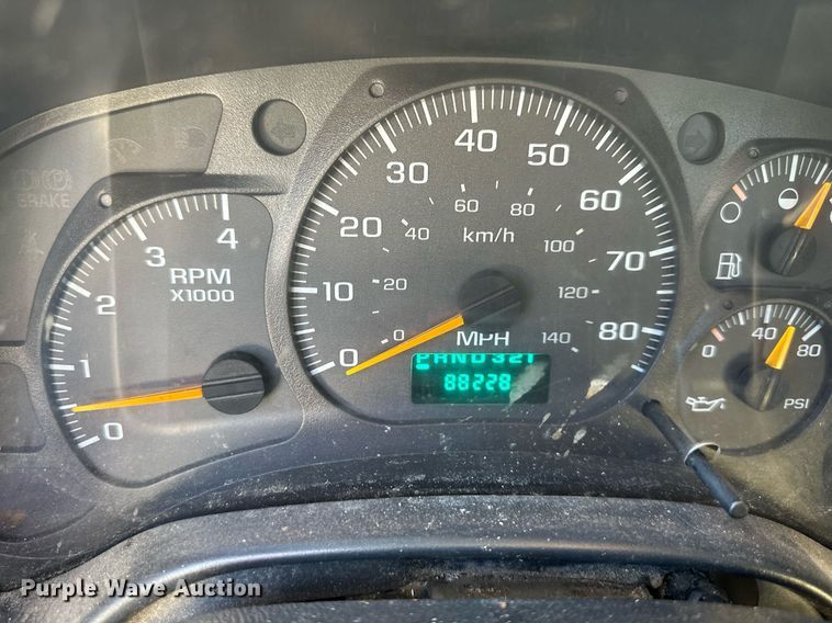 image for item NL9314 2004 GMC C6500  bucket truck