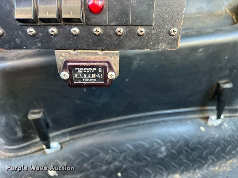 image for item NL9314 2004 GMC C6500  bucket truck