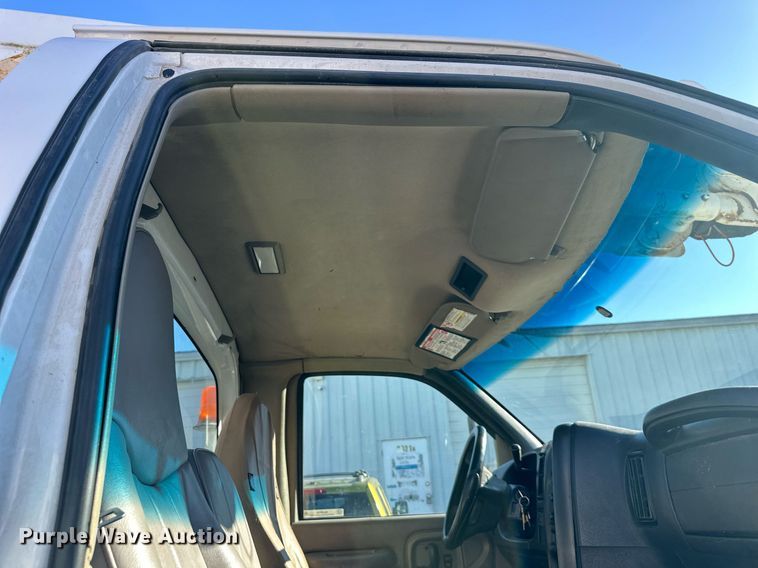 image for item NL9314 2004 GMC C6500  bucket truck