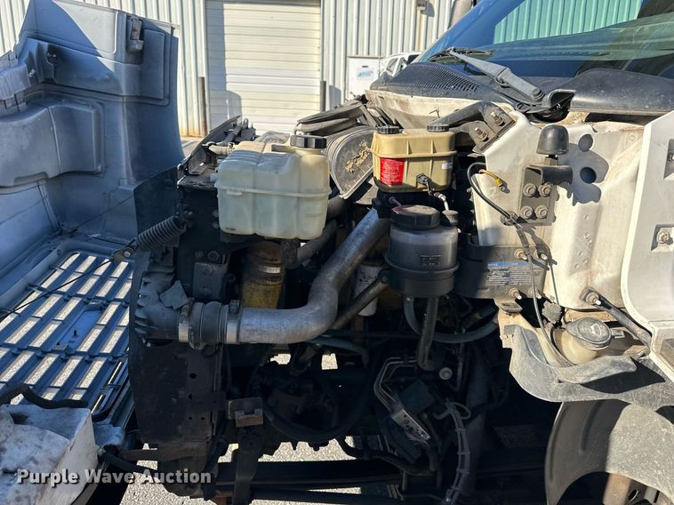 image for item NL9314 2004 GMC C6500  bucket truck