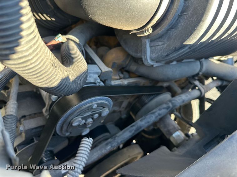 image for item NL9314 2004 GMC C6500  bucket truck