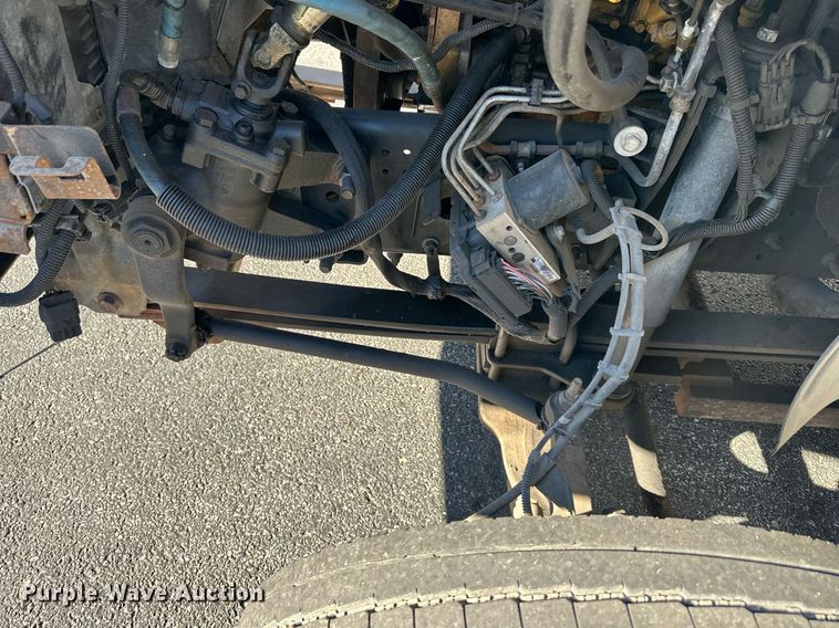 image for item NL9314 2004 GMC C6500  bucket truck