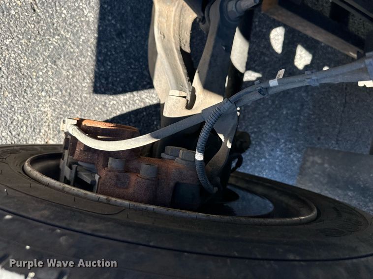 image for item NL9314 2004 GMC C6500  bucket truck