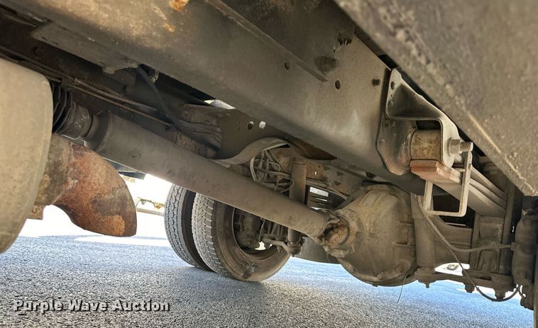 image for item NL9314 2004 GMC C6500  bucket truck