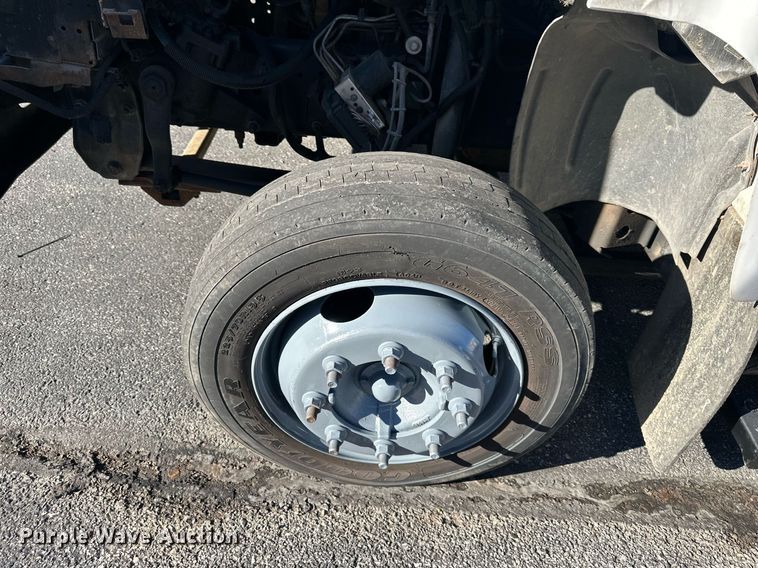 image for item NL9314 2004 GMC C6500  bucket truck