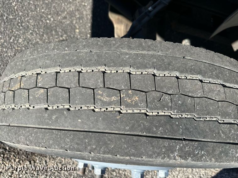 image for item NL9314 2004 GMC C6500  bucket truck