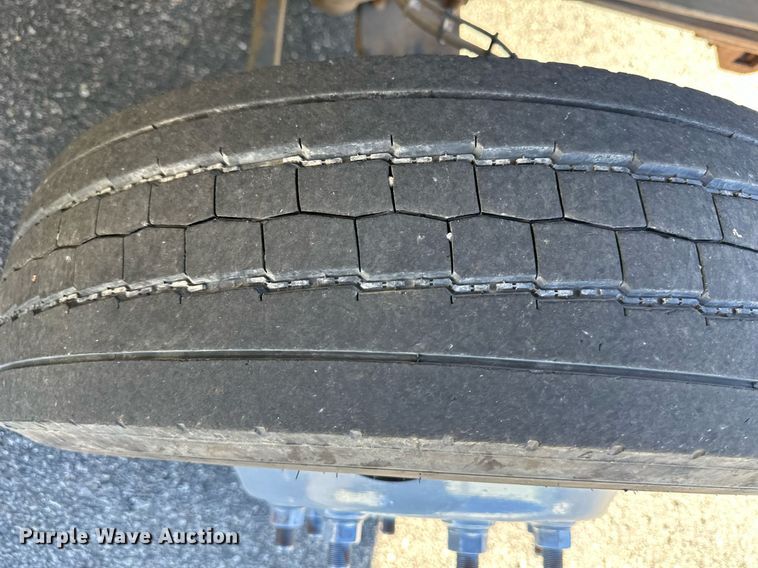 image for item NL9314 2004 GMC C6500  bucket truck