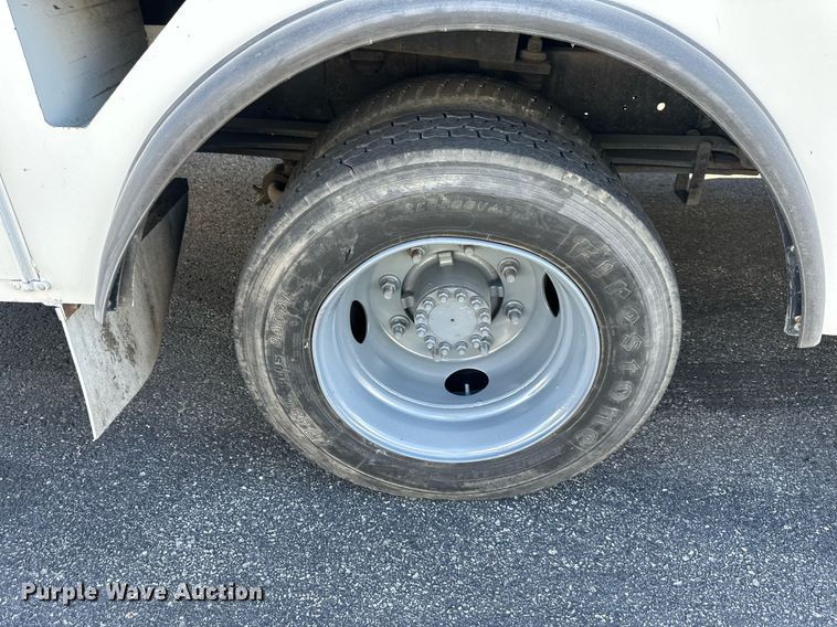 image for item NL9314 2004 GMC C6500  bucket truck