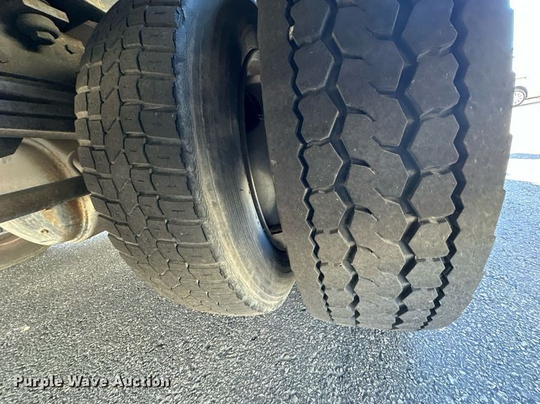 image for item NL9314 2004 GMC C6500  bucket truck