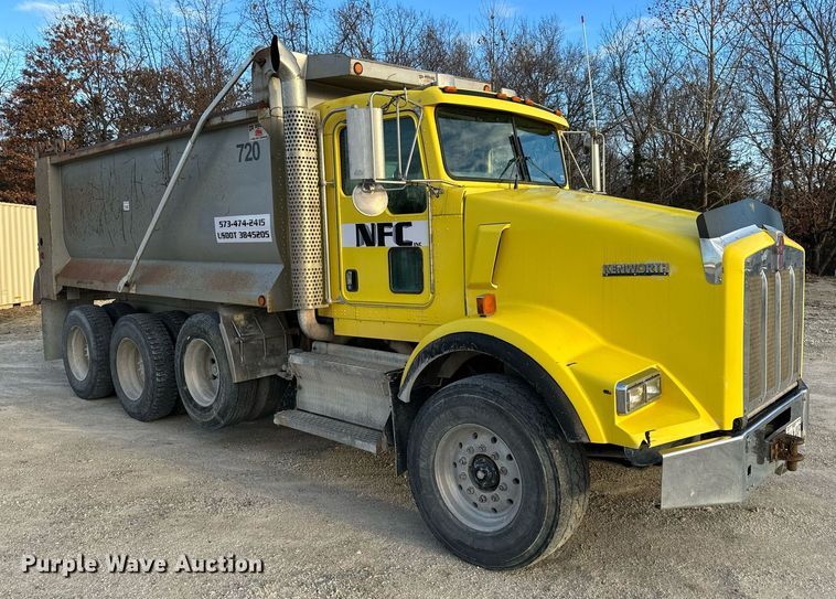 image for item NM9178 2008 Kenworth T800 dump truck