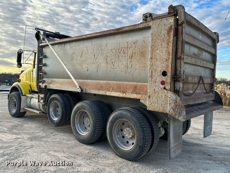 image for item NM9178 2008 Kenworth T800 dump truck