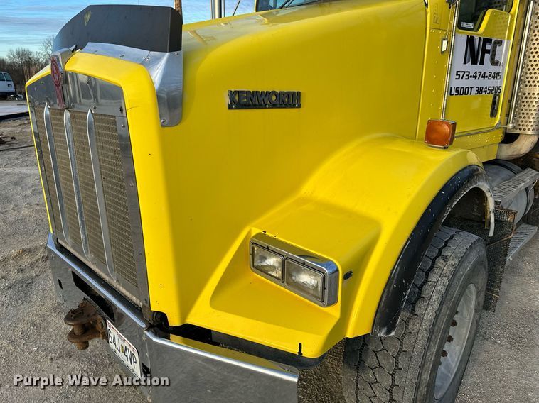 image for item NM9178 2008 Kenworth T800 dump truck