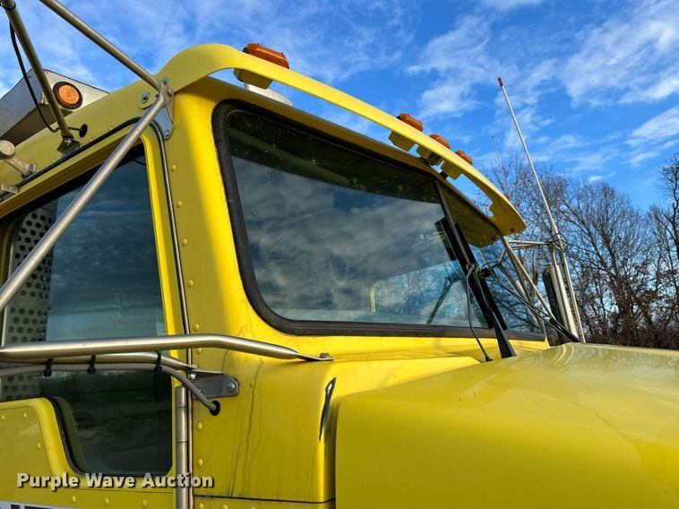 image for item NM9178 2008 Kenworth T800 dump truck