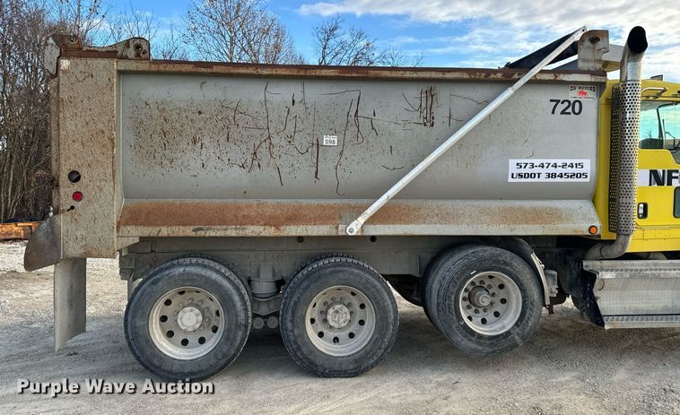 image for item NM9178 2008 Kenworth T800 dump truck