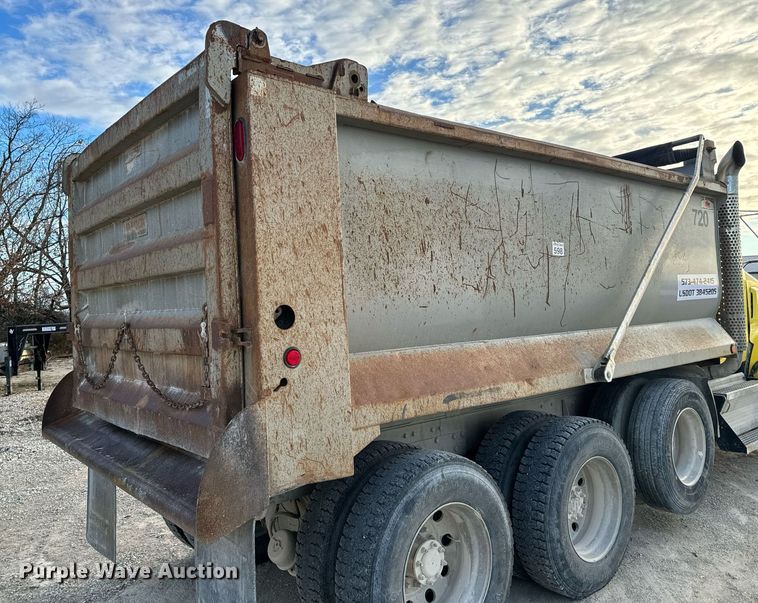 image for item NM9178 2008 Kenworth T800 dump truck