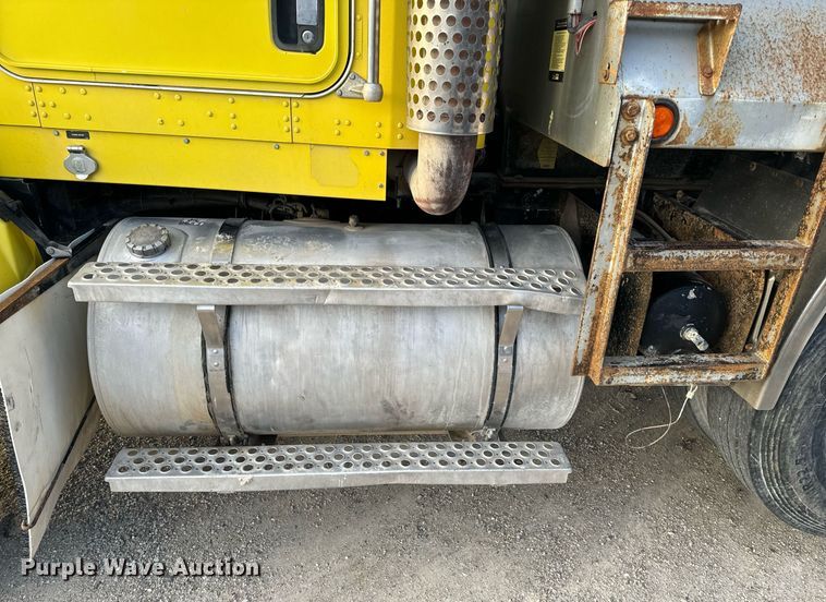 image for item NM9178 2008 Kenworth T800 dump truck