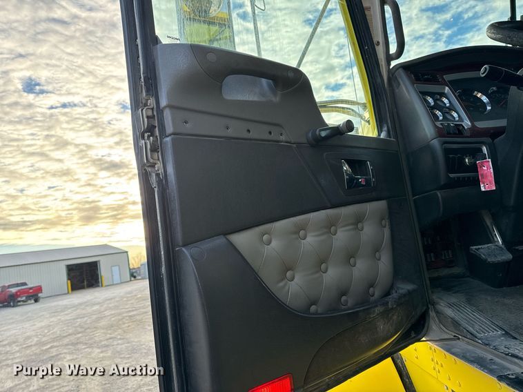 image for item NM9178 2008 Kenworth T800 dump truck